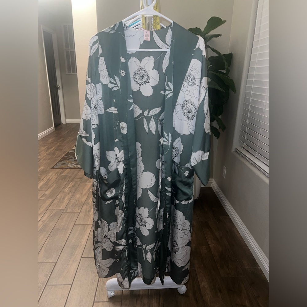 Victoria's Secret Green Floral Kimono